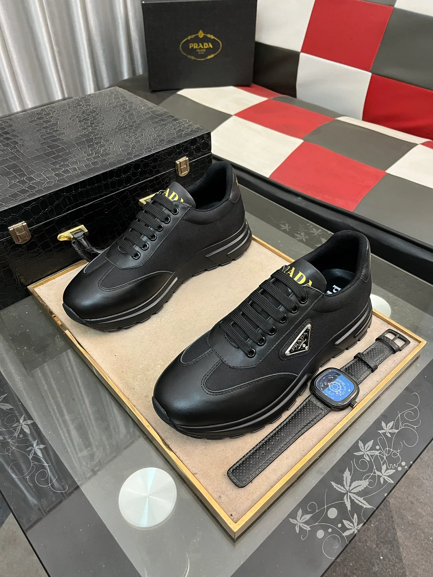 Men's shoes 💰420⌚️⌚️ PRADA [Prada] popular men's shoes, casual shoes and sports shoes! High-end quality 🍀 The upper is made of imported original cowhide 💥 cowhide lining; the original molded outsole. The style is upright and elegant, comfortable and versatile💪 Three quality guarantees Size number: 38-44, 4️⃣ colors available